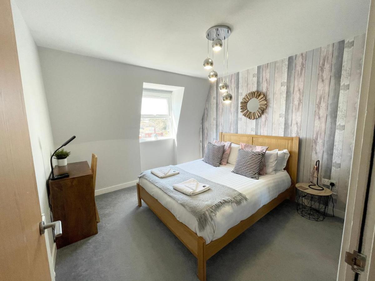 Apartamento The Lansdowne Hideaway - Brought To You By Coastline Retreats - Newly Refurbished Town Centre, Close To Beach, Large Jet Bath With Tv, Netflix, Swing And Parking Included Bournemouth Exterior foto