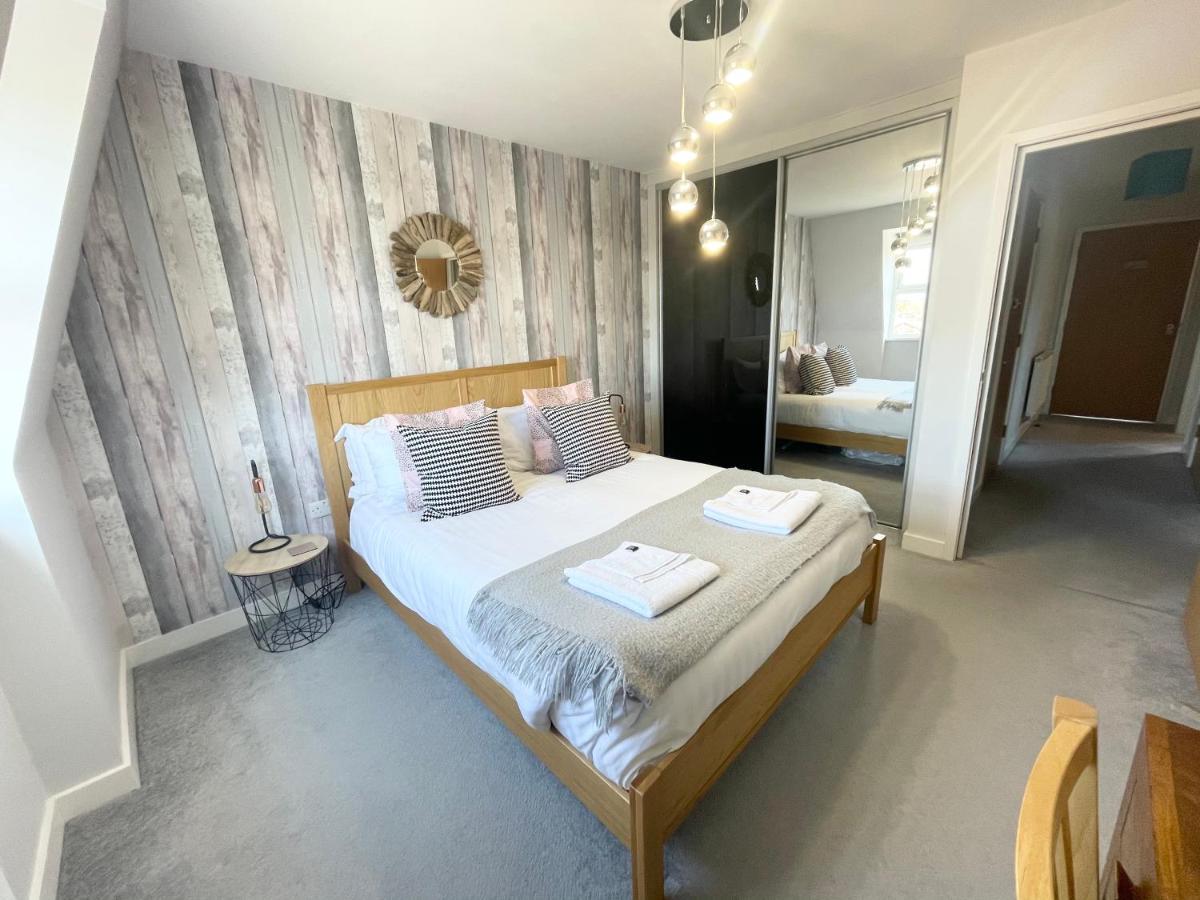 Apartamento The Lansdowne Hideaway - Brought To You By Coastline Retreats - Newly Refurbished Town Centre, Close To Beach, Large Jet Bath With Tv, Netflix, Swing And Parking Included Bournemouth Exterior foto