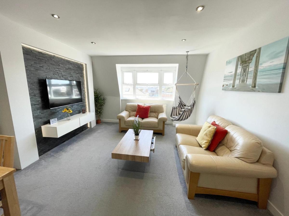 Apartamento The Lansdowne Hideaway - Brought To You By Coastline Retreats - Newly Refurbished Town Centre, Close To Beach, Large Jet Bath With Tv, Netflix, Swing And Parking Included Bournemouth Exterior foto